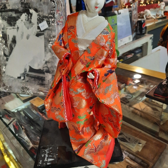 Asian dolls - Picture 3 of 3